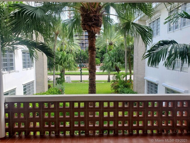 Building Photo - 10170 Collins Ave