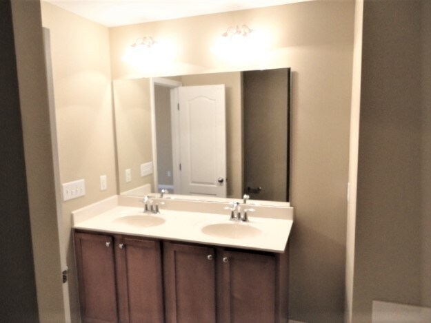 Building Photo - 2626 Dutch Grove Cir
