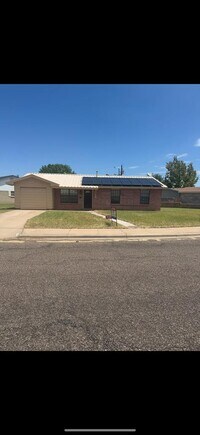 Building Photo - 4716 Devonian Ave