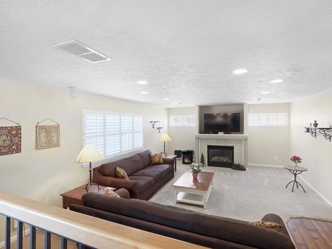 Building Photo - 806 N Knudson St