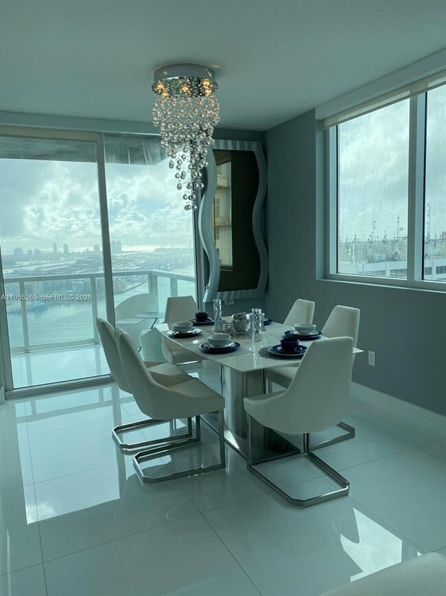 Building Photo - 253 NE 2nd St