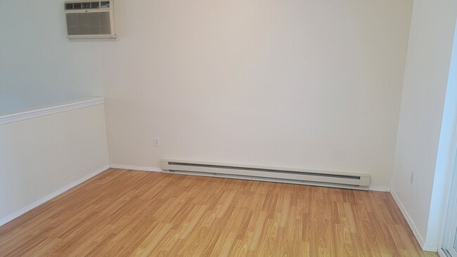 Building Photo - 4 Bedroom South Hill Home With Detached Ga...