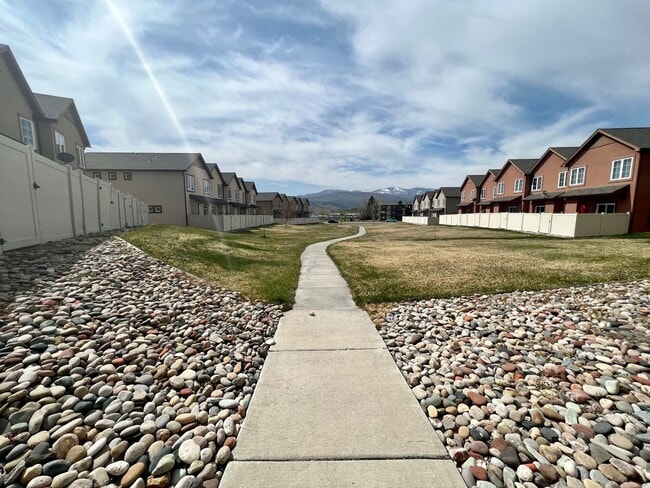Building Photo - Townhome at Enclave for Rent in Rifle