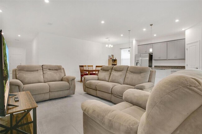 Building Photo - 1838 Blue Lagoon Cir