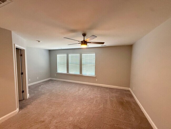 Building Photo - 1526 Cedar Tree Dr