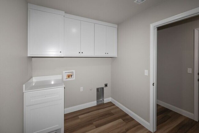 Building Photo - 4713 Scotty Dr