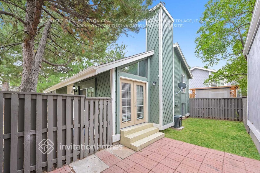 Building Photo - 10165 E Peakview Ave