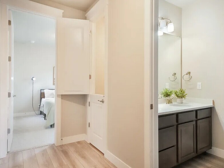 Building Photo - 2144 Coyote Mint Dr