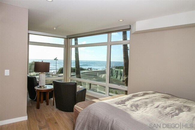 Building Photo - 6722 Vista Del Mar Ave