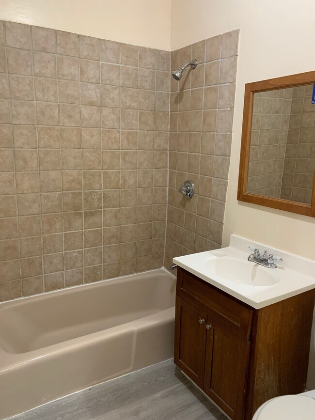 Building Photo - 113 Regent St