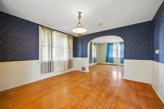 Building Photo - 3110 N Sherwood Ave