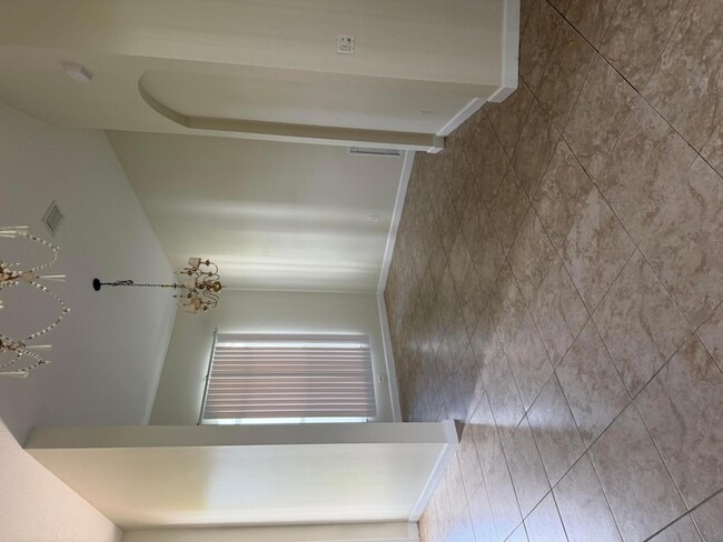 Building Photo - 787 SE Evergreen Terrace