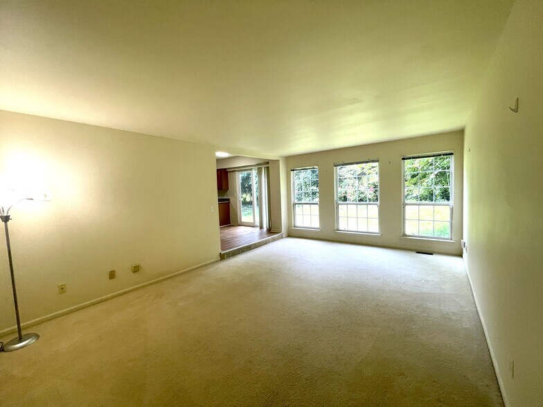 Family Room - 3048 Turnberry Ln