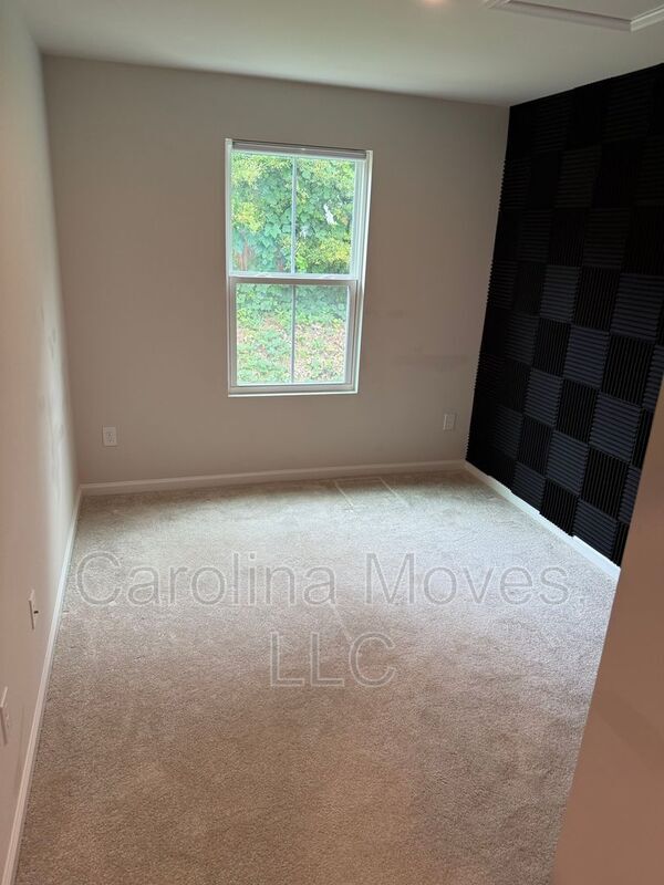 Building Photo - 103 Sarnesfield Wy