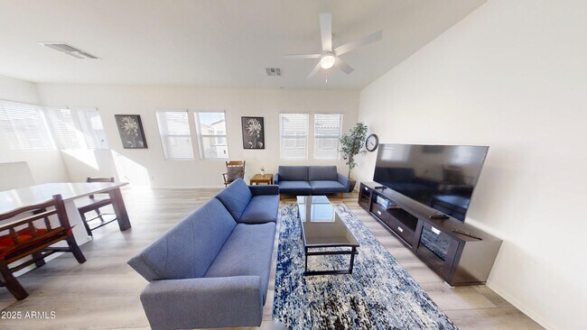 Building Photo - 14870 W Encanto Blvd