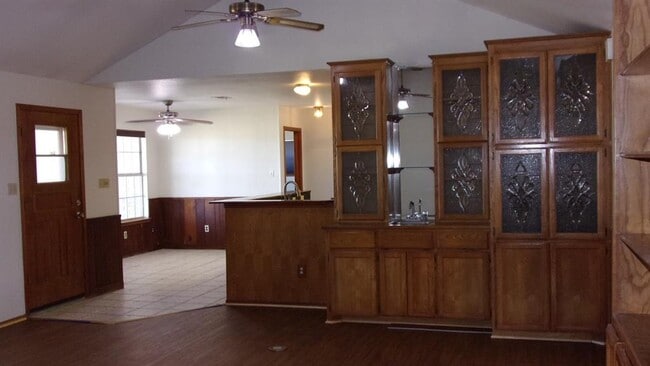 Building Photo - 1802 Goehmann Ln