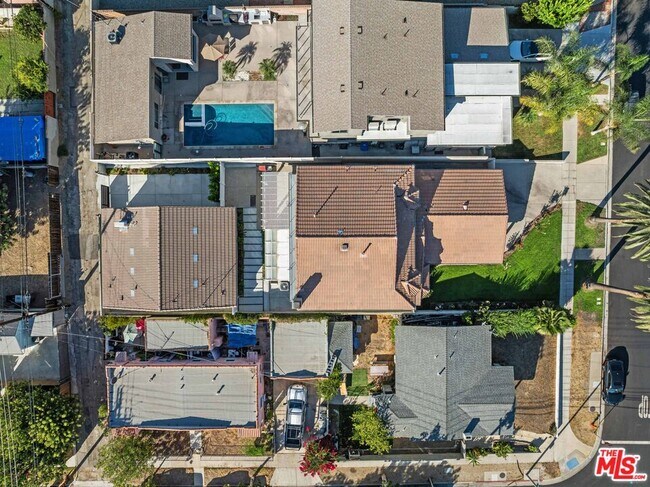Building Photo - 807 E Orange Grove Ave