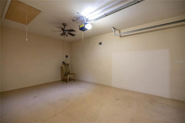 Building Photo - 5438 SW 49th Ave