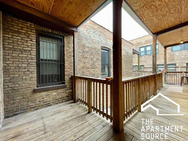 Building Photo - 3405 W Fullerton Ave