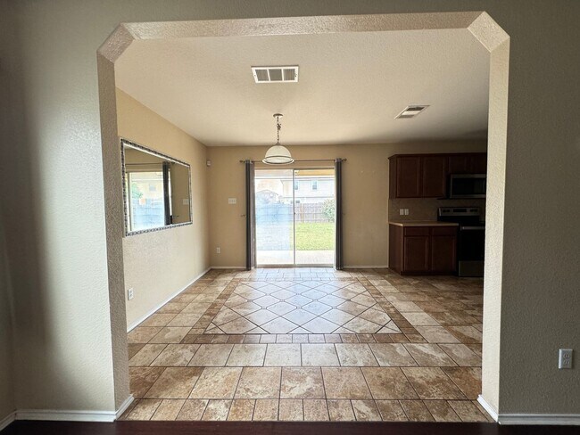 Building Photo - 3-Bedroom House for Rent in Killeen
