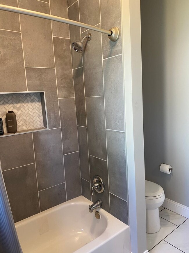 Building Photo - Beautiful Renovation in the Desirable South Hampton Neighborhood