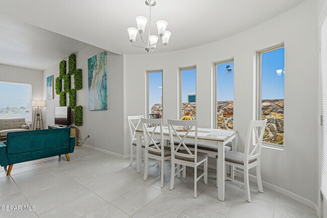 Building Photo - 664 Paseo Modesto Dr