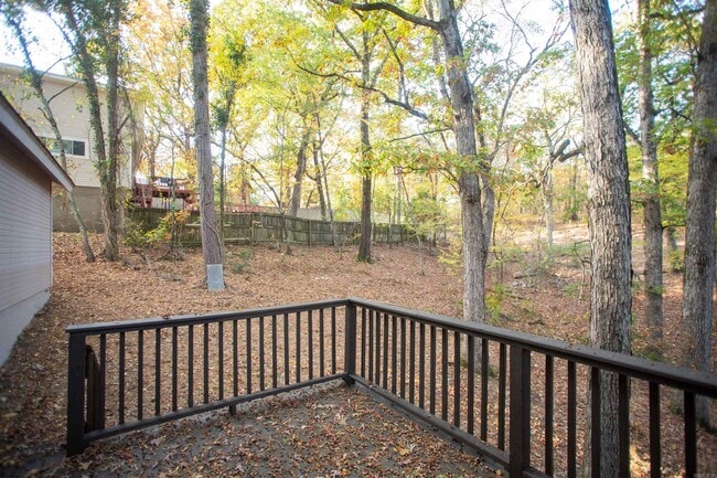 Building Photo - 14 Echo Point