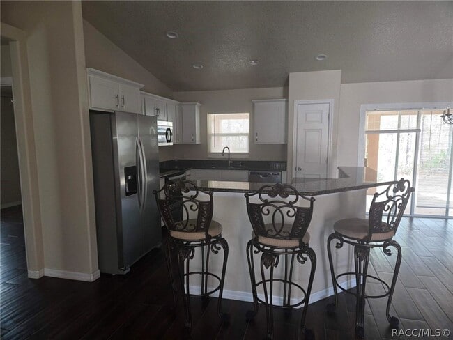 Building Photo - 5835 N Decarlo Dr