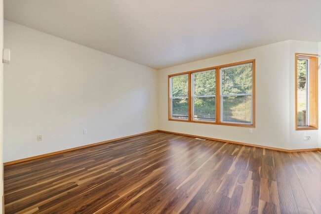 Building Photo - Charming 4-Bedroom Home on Tumwater Hill –...