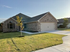 Building Photo - 1824 Town Creek Cir