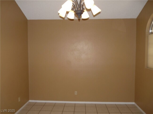 Building Photo - 912 Crowfoot