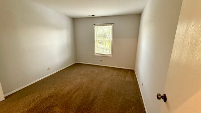 Building Photo - 1501 Raymond Dr