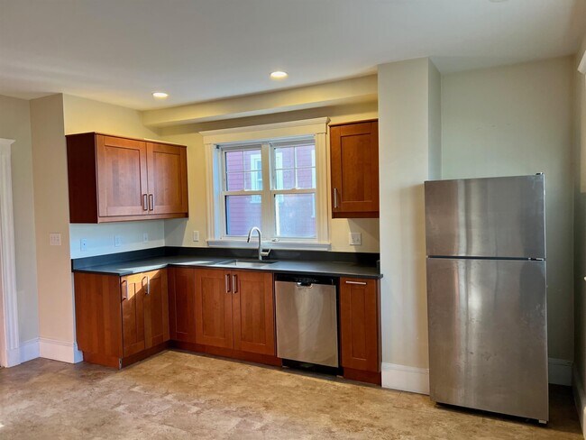 Building Photo - 200 Larch Rd