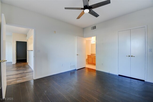 Building Photo - 7255 W Sunset Rd