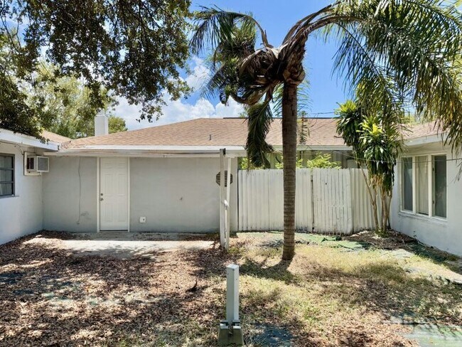 Building Photo - 1438 San Juan Ct
