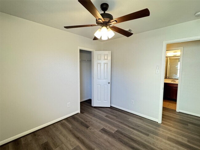 Building Photo - 21543 Falvel Misty Dr