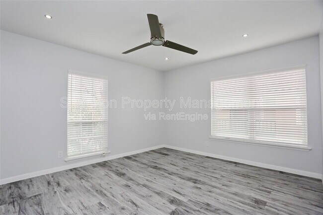 Building Photo - 2824 Briarhurst Dr