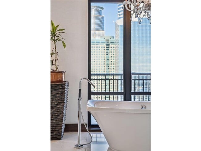 Building Photo - 201 S 11th St