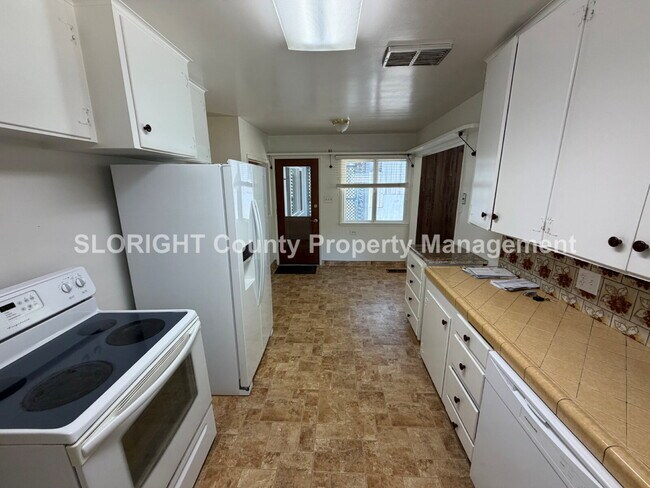 Building Photo - AVAILABLE JUNE - 4 Bed/ 2 Bath SLO Home