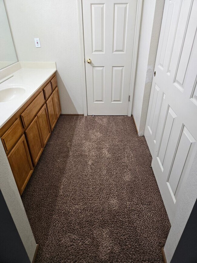 Building Photo - 1923 Glen Ridge Dr