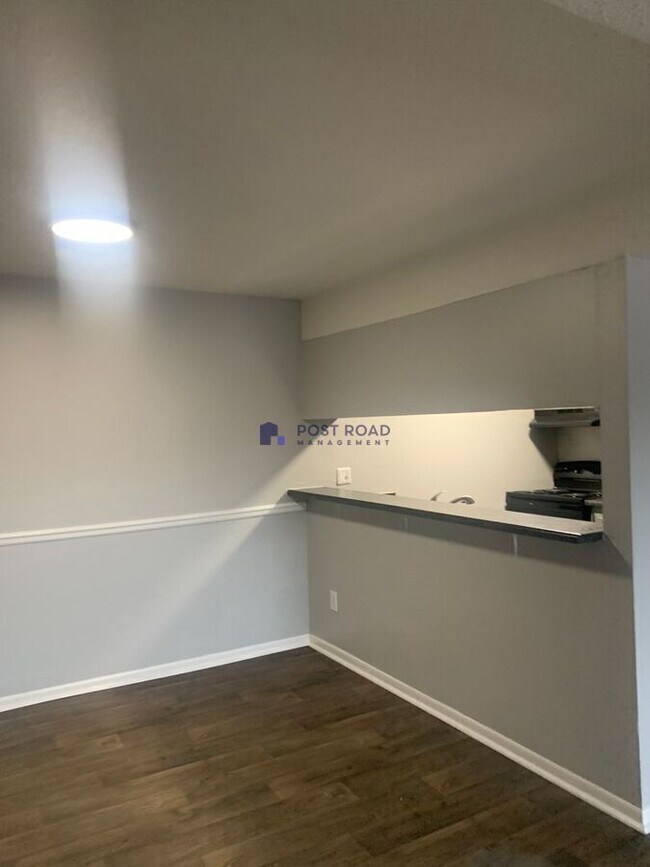 Building Photo - 2800 S Osage Ave