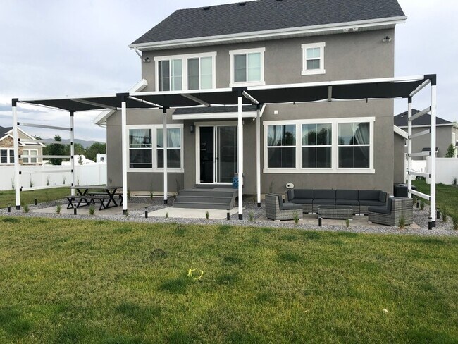 Building Photo - 2422 11730 S