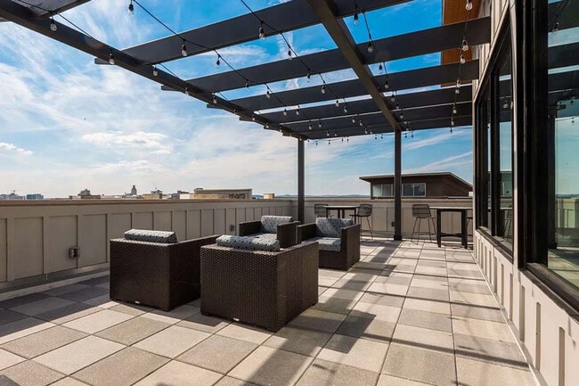 Building Photo - 3403 Harmon Ave