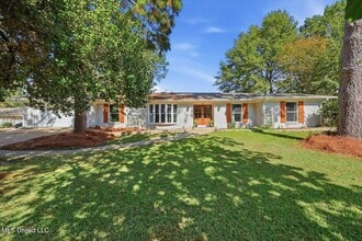 Building Photo - 144 Rollingwood Dr