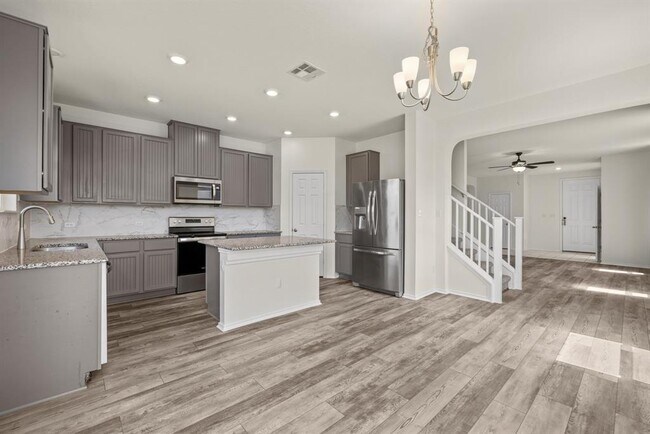 Building Photo - 14100 Purple Azalea Dr