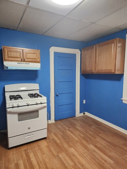Building Photo - 97 Gilman St