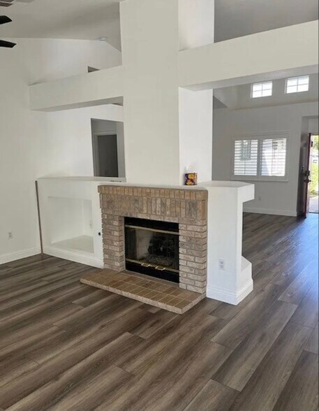 Building Photo - 5444 W Sunnyside Ct