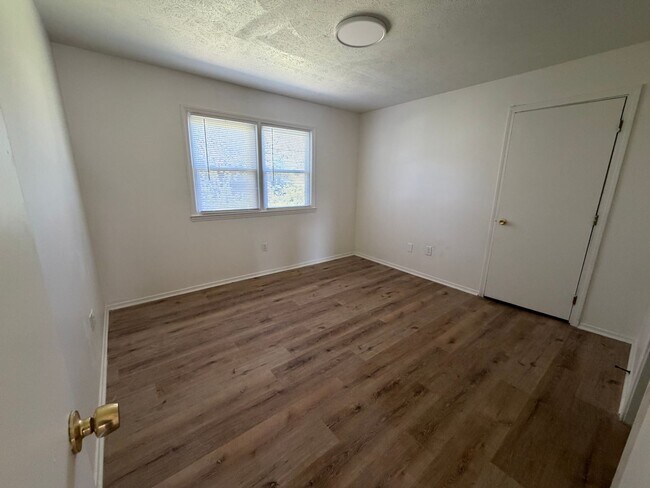 Building Photo - 316 Eunice Dr