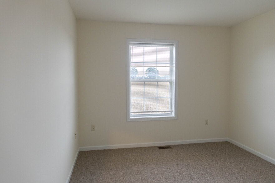 Building Photo - 44 Bethlehem Ln