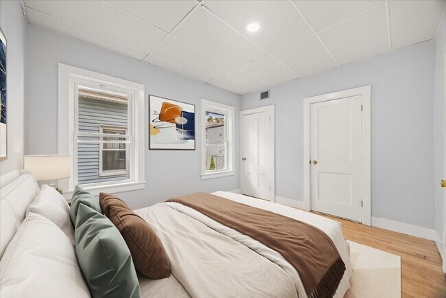 Building Photo - 58 Calmar St